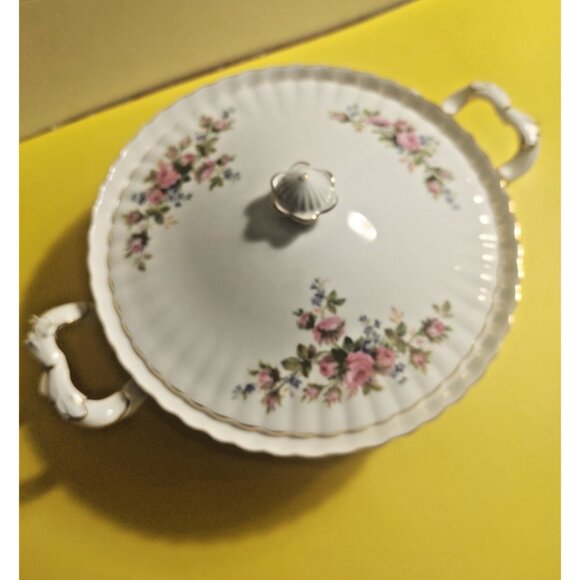 Vintage Royal Albert "Moss Rose" Handled & Lidded Soup/Vegetable 12" Tureen - Picture 3 of 14